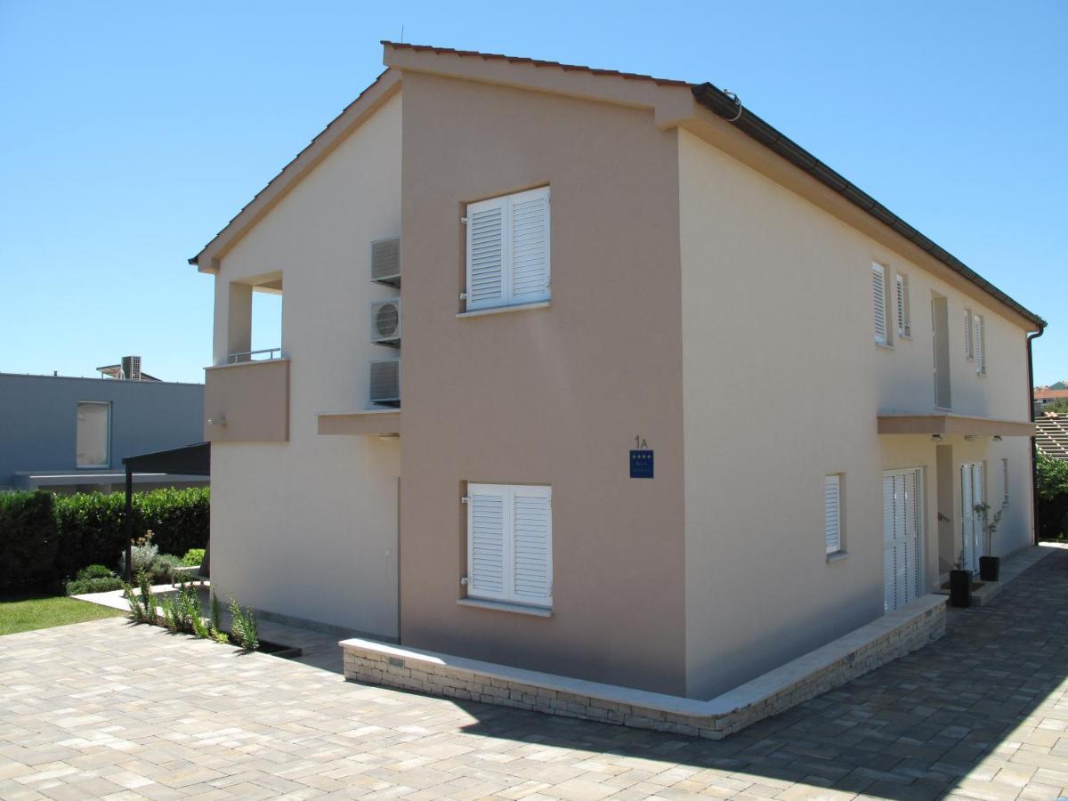 Apartments Mia Krk Krk Town Exterior photo