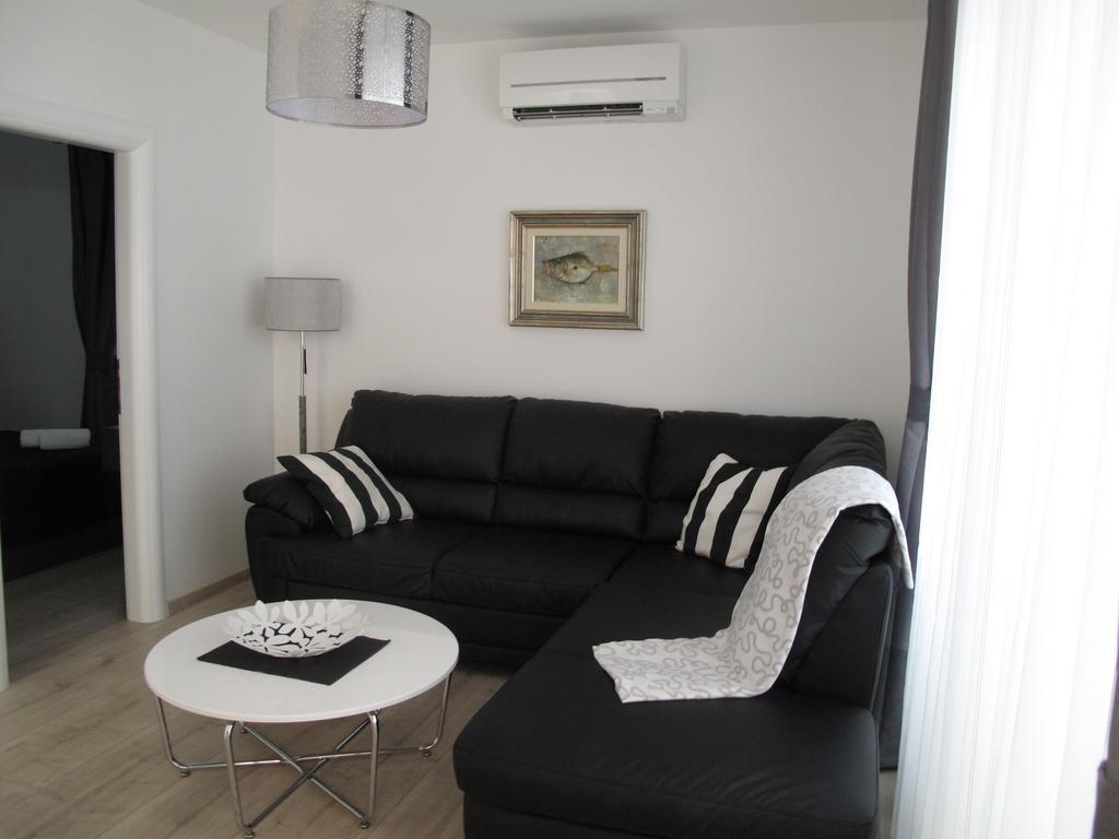 Apartments Mia Krk Krk Town Exterior photo