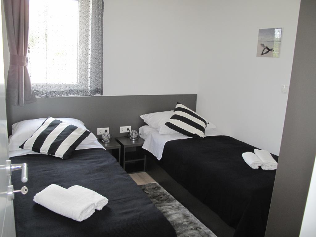 Apartments Mia Krk Krk Town Exterior photo